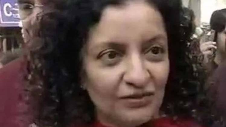 एमजे अकबर के प्रिया रमानी पर किए गए मानहानि के मुकदमे में राउस एवेन्यू कोर्ट में पेश (फाइल फोटो)