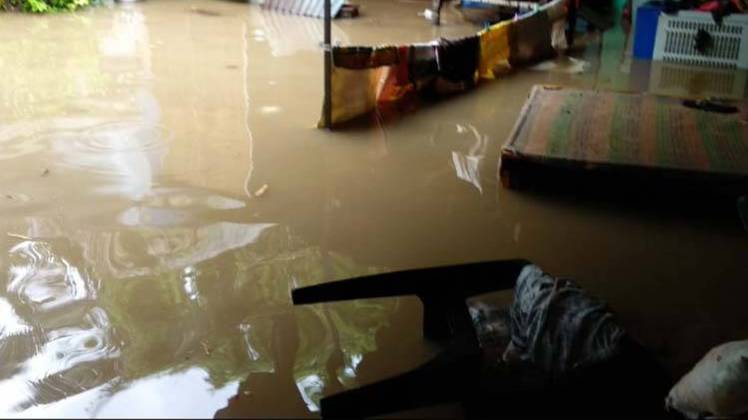 कई इलाकों में लोगों के घरों तक में पानी भर गया (Source: शरत कुमार)