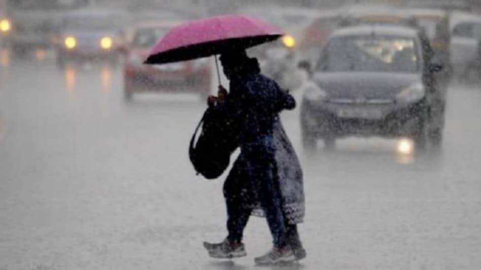 मध्य प्रदेश में भारी बारिश की चेतावनी, ऑरेंज अलर्ट जारी - madhya pradesh heavy rain orange alert bhopal - AajTak