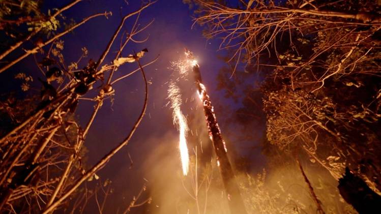 अमेजन के जंगलों की आग से फैला धुआं 2500 किमी तक फैला. (फोटो- रायटर्स)