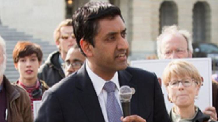 अमेरिकी सांसद रोहित खन्ना (फोटो-टि्वटर)