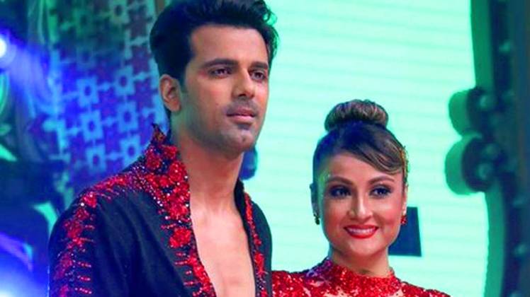 अनुज सचदेवा-उर्वशी ढोलकिया