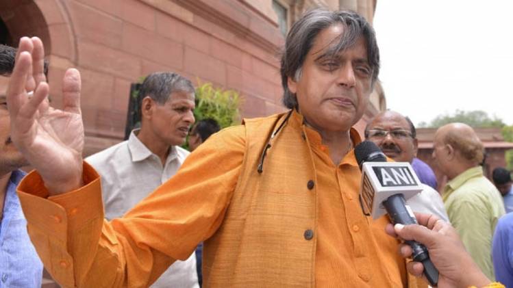 कांग्रेस के वरिष्ठ नेता शशि थरूर (फाइल फोटो-IANS)