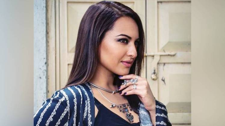 सोनाक्षी सिन्हा