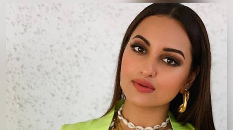 सोनाक्षी सिन्हा