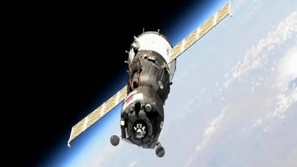 इंटरनेशनल स्पेस स्टेशन पर पहुंचा रूसी ह्यूमनॉएड रोबोट फेडोर, एस्ट्रोनॉट्स की करेगा मदद - international space station russia humanoid robot fedor - AajTak