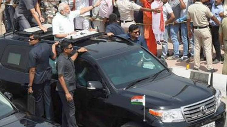 आम नागरिकों को नहीं गाड़ी में तिरंगा लगाने का अधिकार