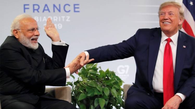 पीएम मोदी ने डोनाल्ड ट्रंप से की मुलाकात