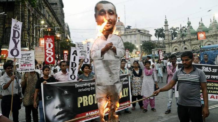 उन्नाव मामले पर पूरे देश में है गुस्सा (फोटो: IANS)