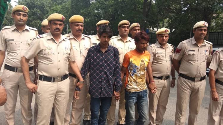 पुलिस की गिरफ्त में दोनों आरोपी