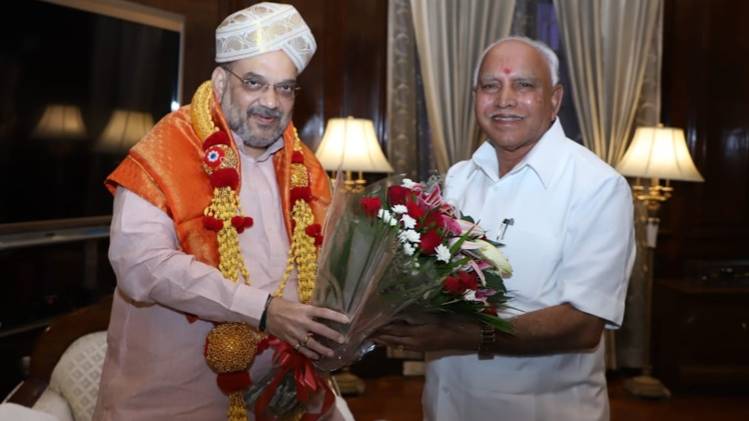 अमित शाह से मिले बीएस येदियुरप्पा (फोटो- ट्विटर Office_of_BSY)