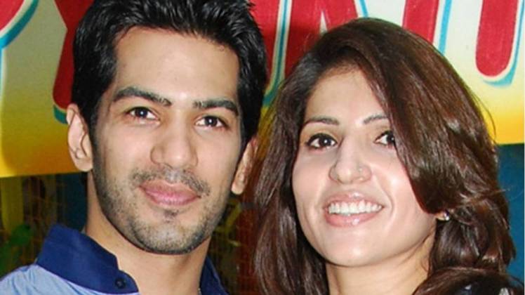 पत्नी रूबी संग अमित टंडन 