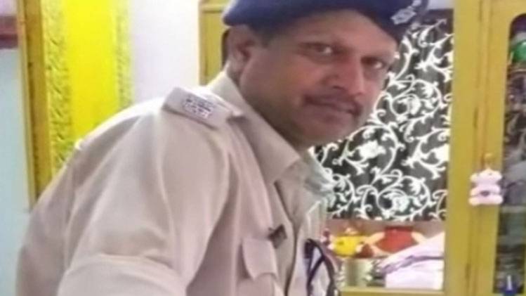 आरोपी IAS फरार (फोटो-सत्यजीत)