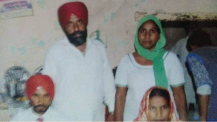 मृतक लवप्रीत सिंह का परिवार (फाइल फोटो- राजेश कुमार)
