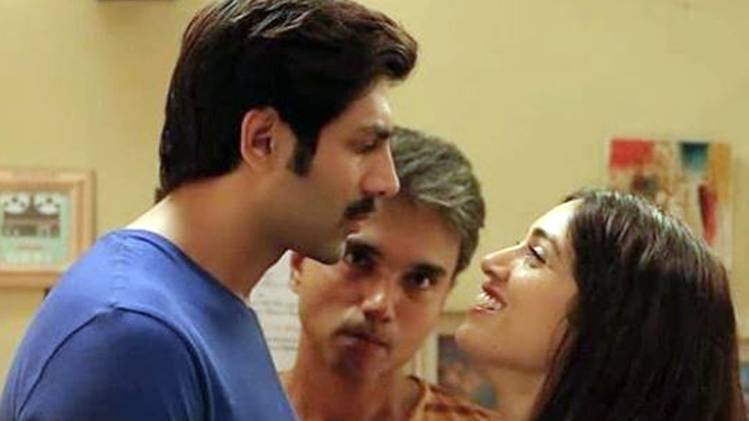 डायरेक्टर मुदस्सर संग कार्त‍िक आर्यन और भूमि पेडनेकर 