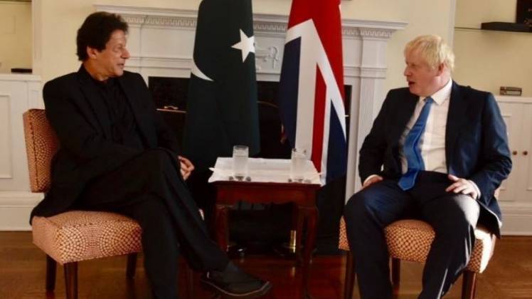 ब्रिटिश पीएम बोरिस जॉनसन ने की इमरान खान से मुलाकात (क्रेडिट- ट्विटर)