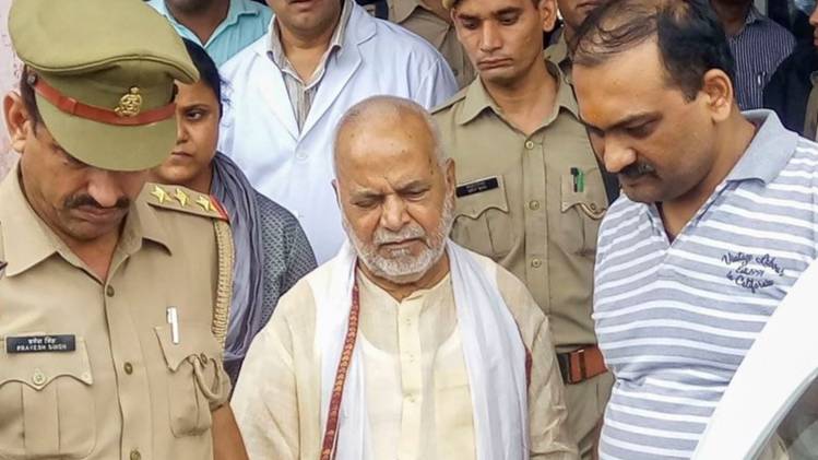 स्वामी चिन्मयानंद (फोटो-PTI)