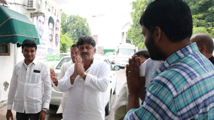 वरिष्ठ कांग्रेस नेता डीके शिवकुमार (फाइल फोटो) 