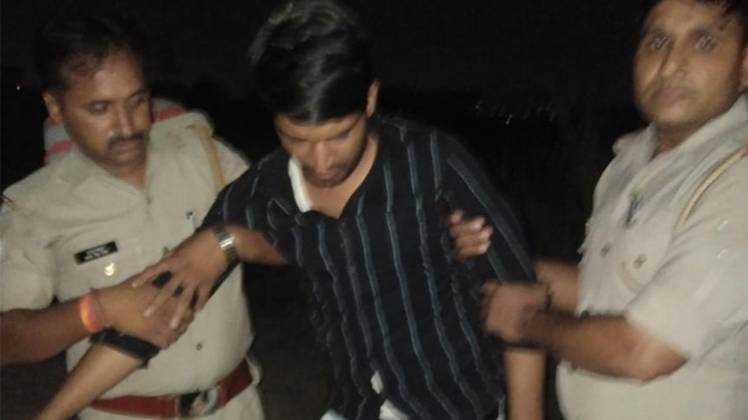 मुठभेड़ में इनामी बदमाश गिरफ्तार (फोटो-हिमांशु)