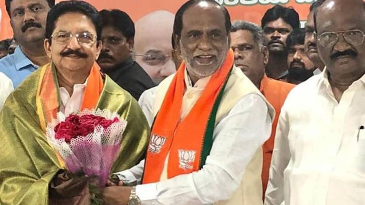 महाराष्ट्र के पूर्व राज्यपाल विद्यासागर राव ने हैदराबाद में ली बीजेपी की सदस्यता. (फोटे-ट्विटर)