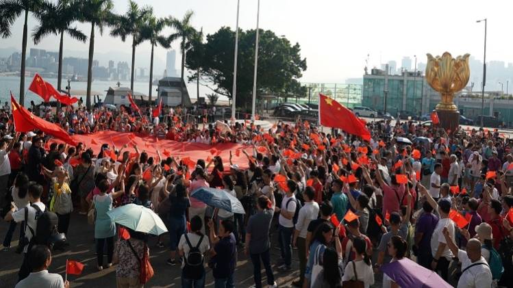 हांगकांग में लोकतंत्र समर्थक प्रदर्शनकारी (फोटो - एजेंसी)