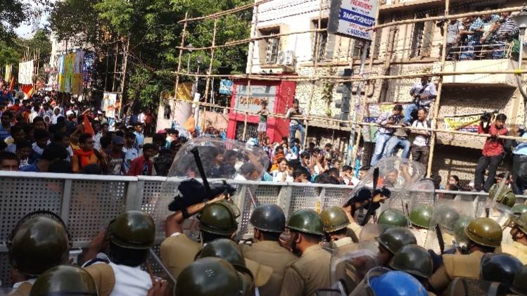 ABVP कार्यकर्ताओं का प्रदर्शन 