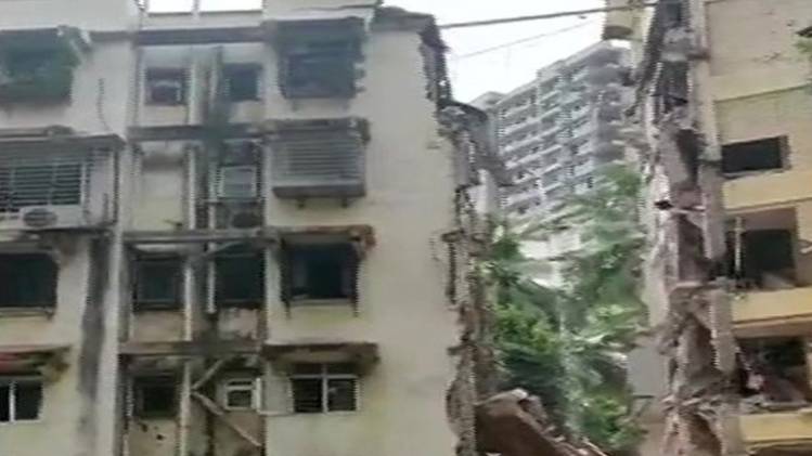 क्षतिग्रस्त बिल्डिंग की तस्वीर (ANI) 