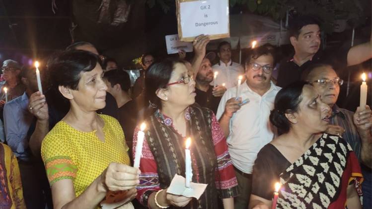 हत्या के विरोध में कैंडल मार्च (फोटो-हिमांशु)