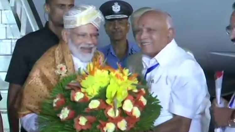 बेंगलुरु पहुंचे प्रधानमंत्री नरेंद्र मोदी.