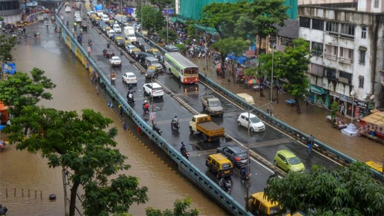 मुंबई में जून से जारी है मूसलाधार बारिश का दौर (फोटो-PTI)