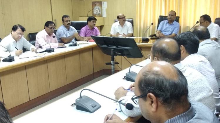 जिला प्रशासन ने लगाया रासुका