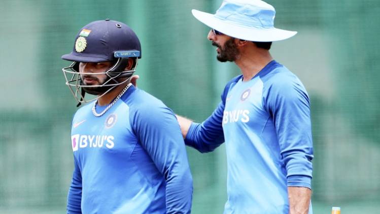 Rishabh Pant with batting coach Vikram Rathore (AP)