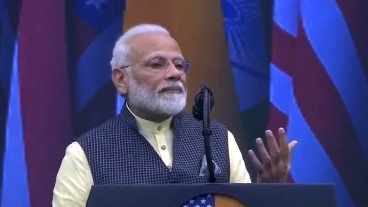 ह्यूस्टन में पीएम नरेंद्र मोदी (फोटो-IANS)