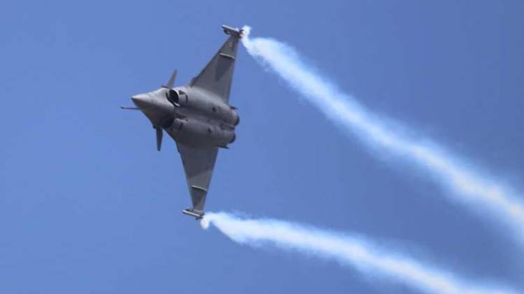 इस महीने के अंत तक भारत में राफेल विमान आने शुरू हो जाएंगे (फोटो-IANS)