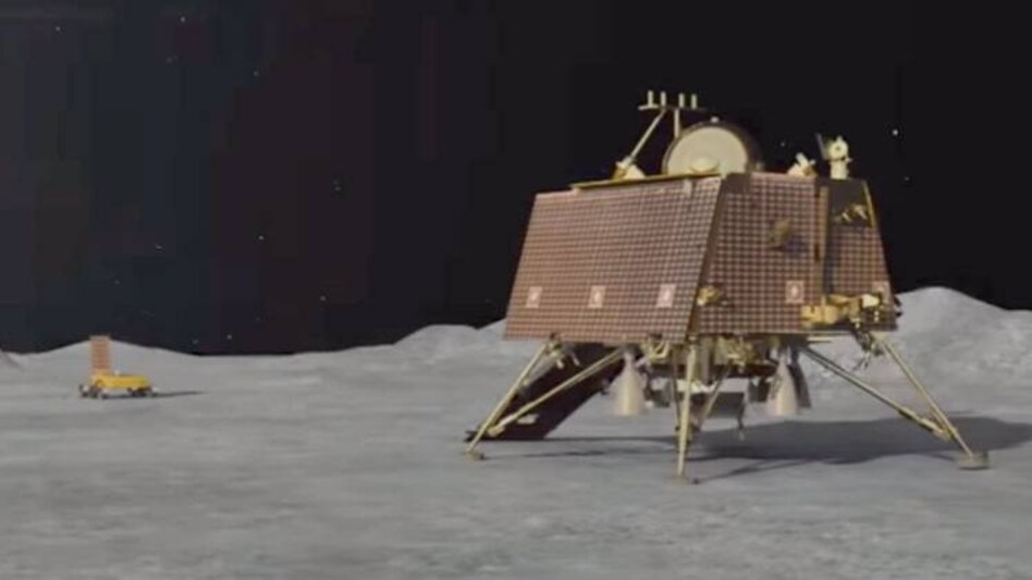 Chandrayaan-2: विक्रम और प्रज्ञान: ये हैं वो 2 हीरो, जिन पर टिकीं हैं पूरी दुनिया की निगाहें - chandrayaan 2 landing moon vikram lander pragyan rover isro scientific research work water mineral ...