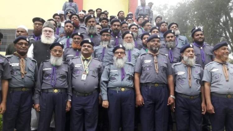 पचमढ़ी में  स्काउट गाइड की ट्रेनिंग लेते मौलाना
