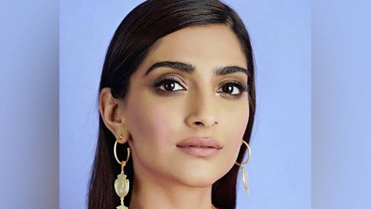 सोनम कपूर