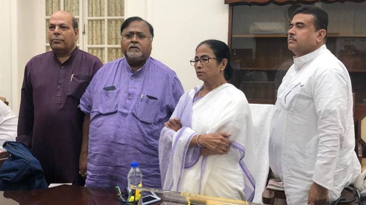 टीएमसी में शामिल हुए कांग्रेस नेता ओम प्रकाश मिश्रा (तस्वीर-ANI)