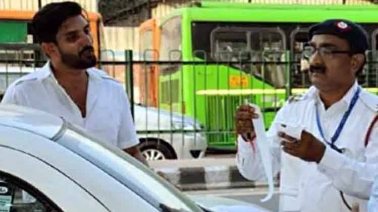 ट्रैफिक नियम सख्त (फाइल फोटो-ANI)