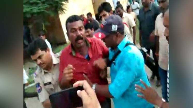 48 हजार हड़ताली कर्मचारियों को सरकार ने किया बर्खास्त (फाइल फोटो)