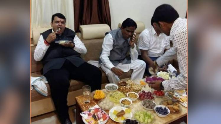 वायरल हो रही तस्वीर