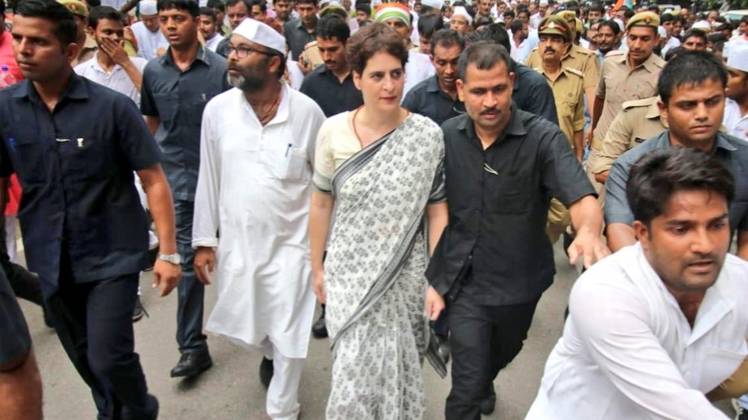 अजय कुमार लल्लू और प्रियंका गांधी 