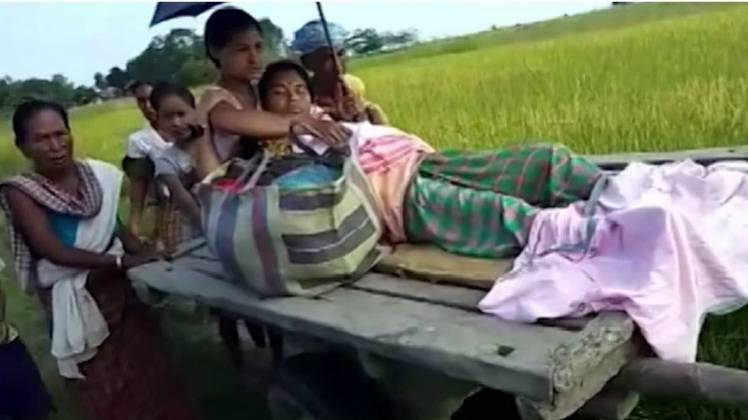 घोड़ा गाड़ी पर महिला को ले जाना पड़ा अस्पताल