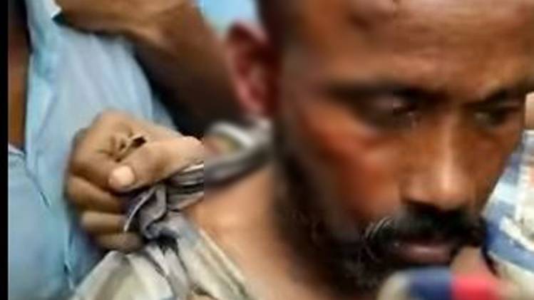 वायरल वीडियो से ली गई तस्वीर