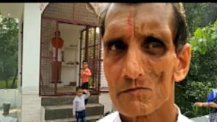 मृतक सुमित के पिता