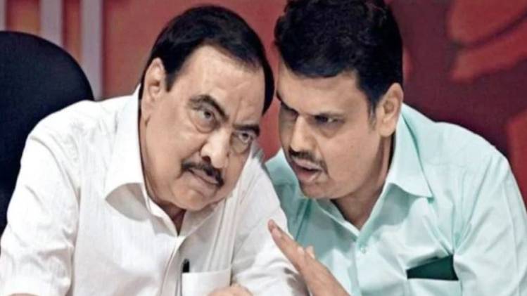 मुख्यमंत्री देवेंद्र फडणवीस और एकनाथ खडसे (फाइल फोटोः indiatoday.in)