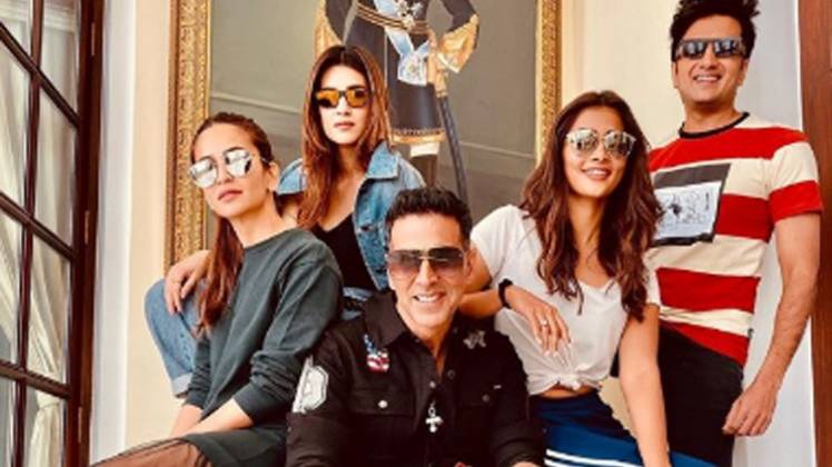 फिल्म हाउसफुल 4 की पूरी टीम (फोटो: इंस्टाग्राम)