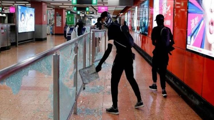 हांगकांग में विरोध प्रदर्शन (फोटो-एएनआई)