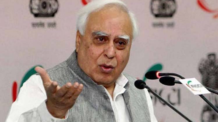 कपिल सिब्बल का पीएम मोदी पर निशाना