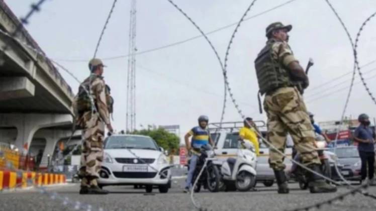 370 हटने के बाद कई नेता हिरासत में (प्रतीकात्मक तस्वीर)